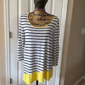 Liz Claiborne Black and White Tunic with Ruffled Hem